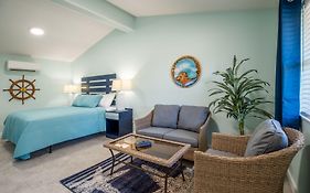Salt Air Inn & Suites